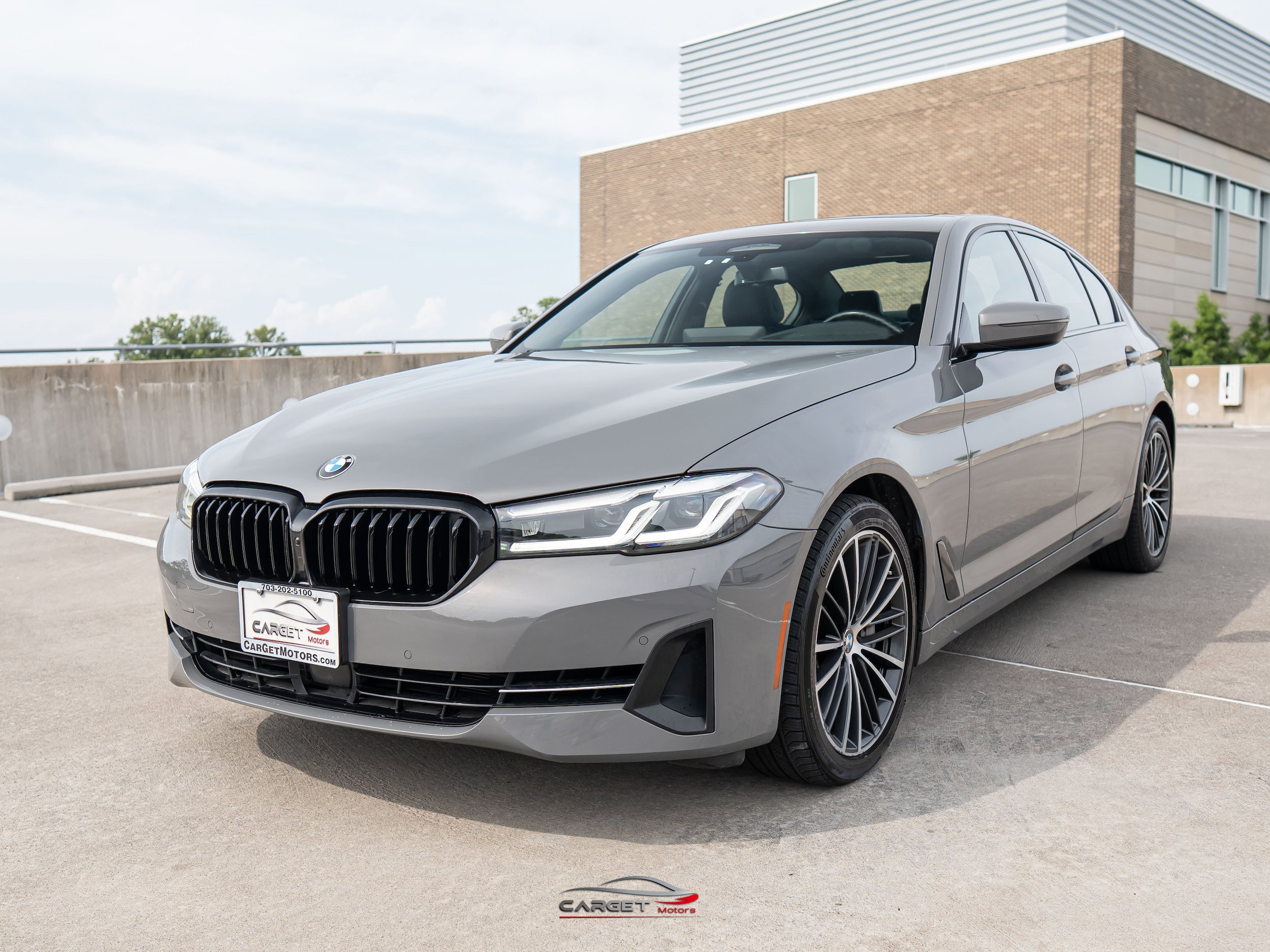 Used 2021 BMW 540i xDrive w/ Premium Package AWD/4WD image 3