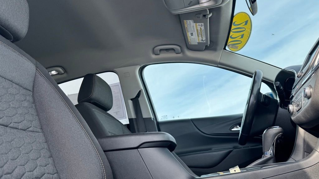 Used 2020 Chevrolet Equinox LT w/ Driver Convenience Package image 20