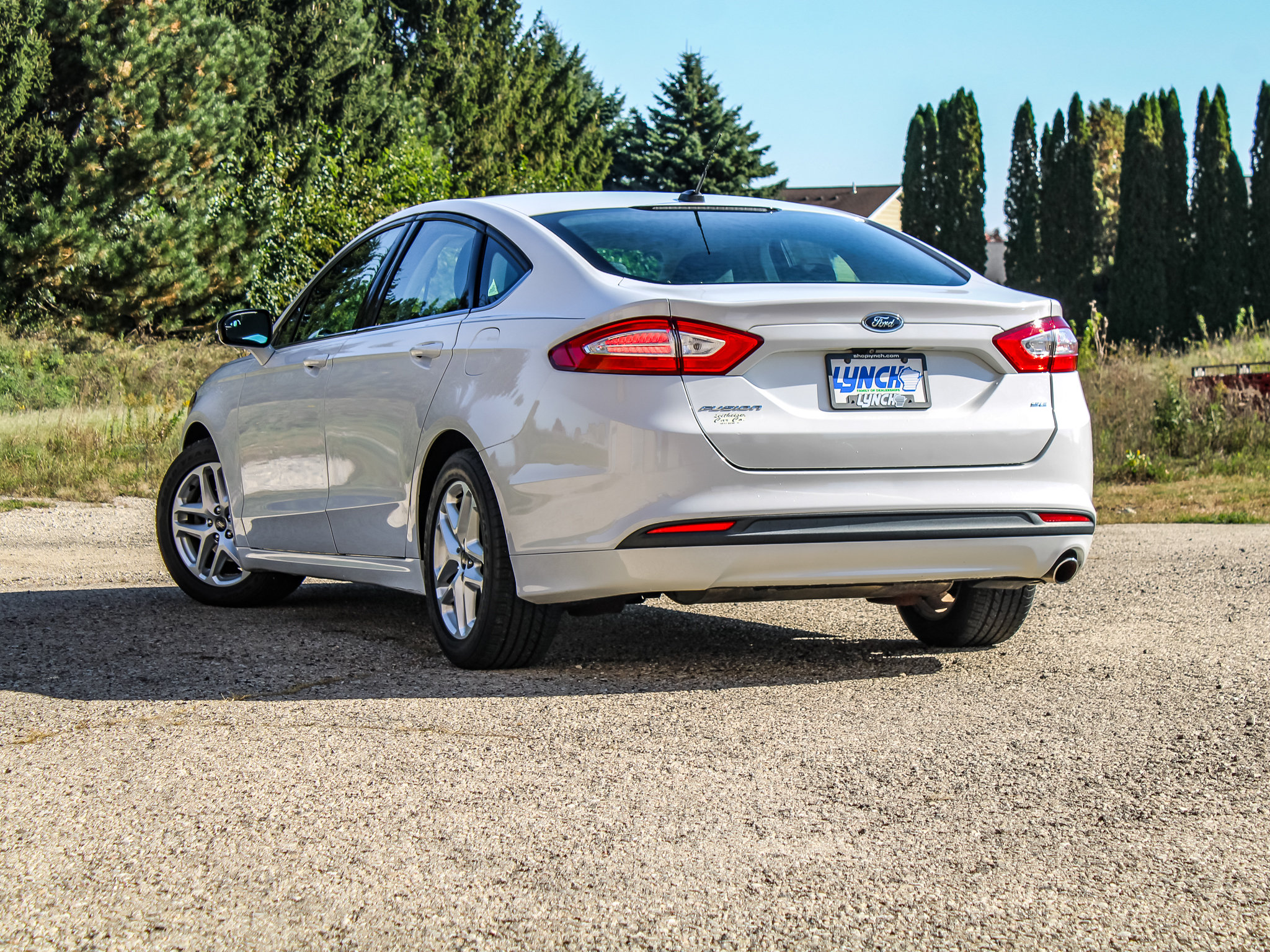 Used 2016 Ford Fusion SE FWD image 10