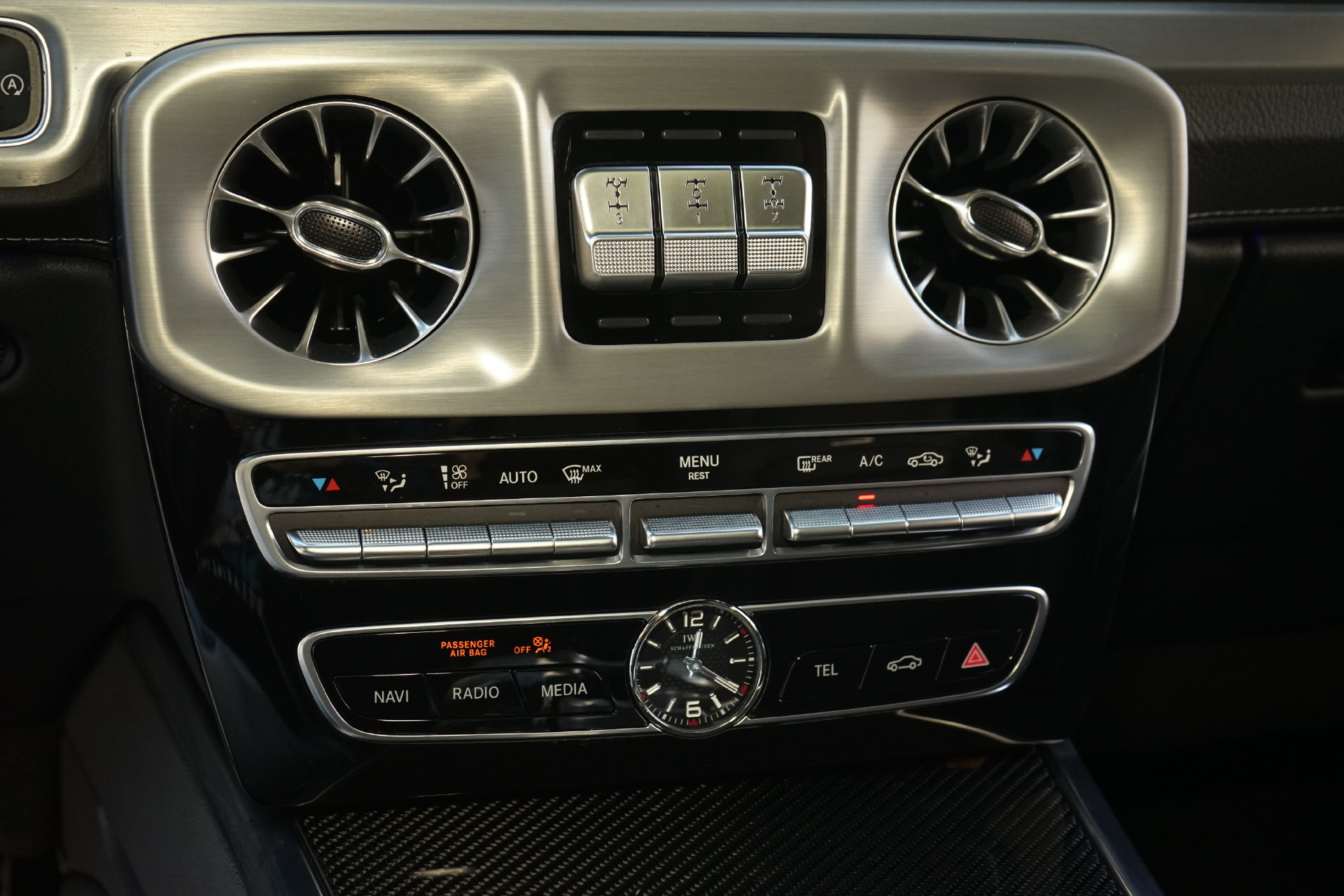 Used 2022 Mercedes-Benz G 63 AMG 4MATIC w/ Seat Comfort Package image 18