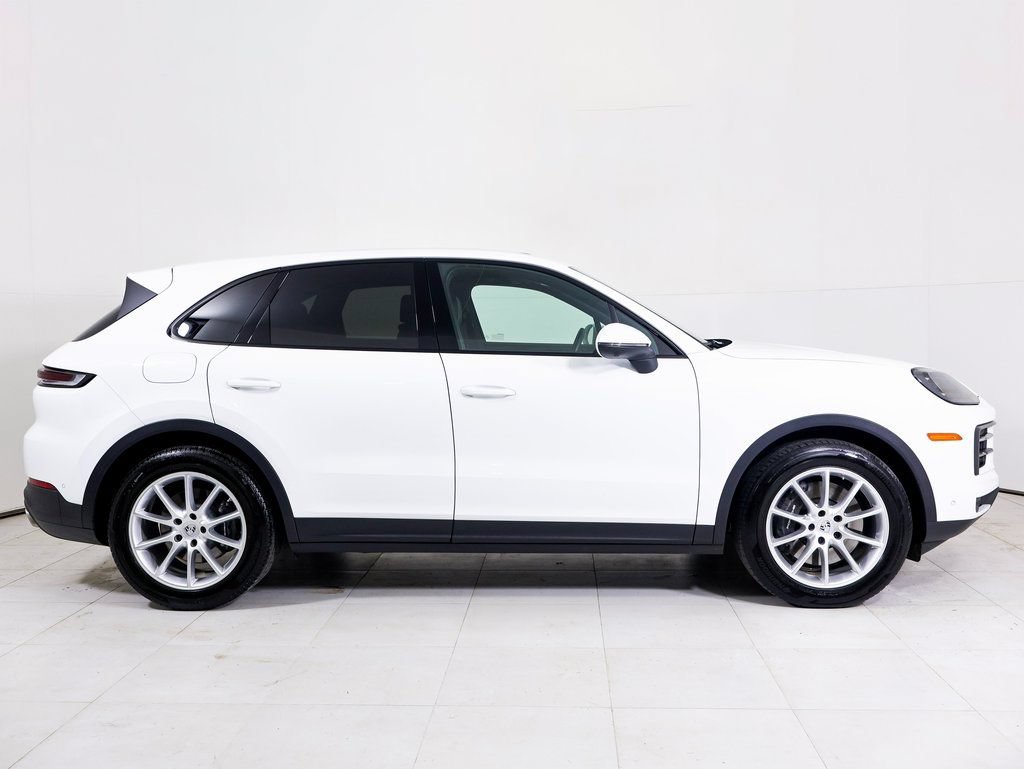 Certified 2025 Porsche Cayenne AWD/4WD image 26
