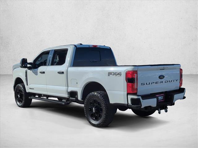 Used 2024 Ford F250 Lariat w/ Black Appearance Package image 7