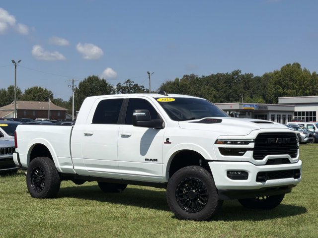 Used 2025 RAM 2500 Laramie AWD/4WD image 15