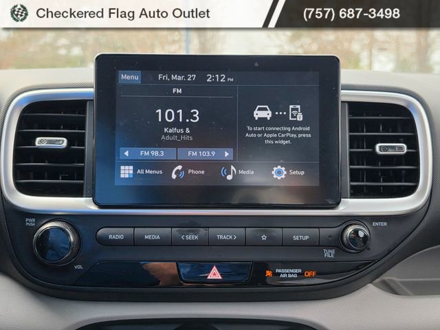 Used 2023 Hyundai Venue SEL image 16