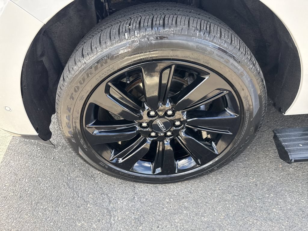Certified 2023 Lincoln Navigator L Reserve AWD/4WD image 31