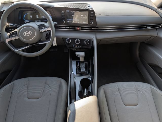 Used 2025 Hyundai Elantra SE FWD image 11
