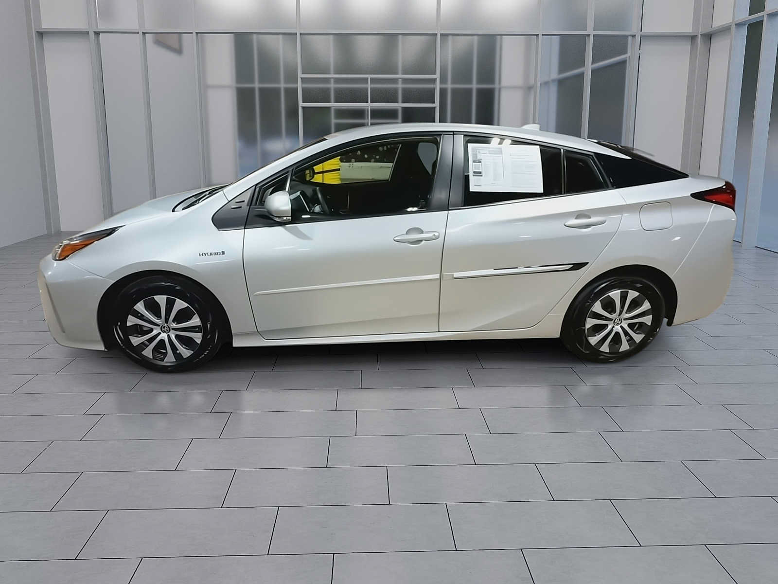 Used 2022 Toyota Prius LE AWD/4WD image 5