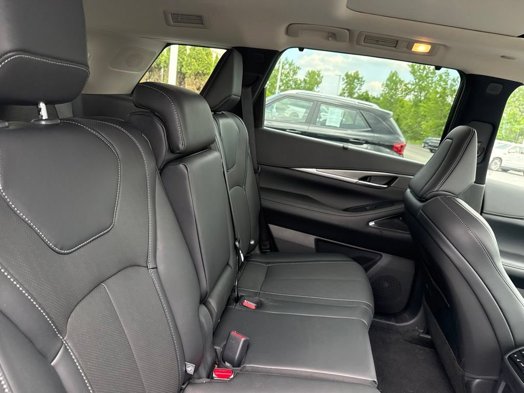 Certified 2026 INFINITI QX60 Luxe w/ Cargo Package AWD/4WD image 29