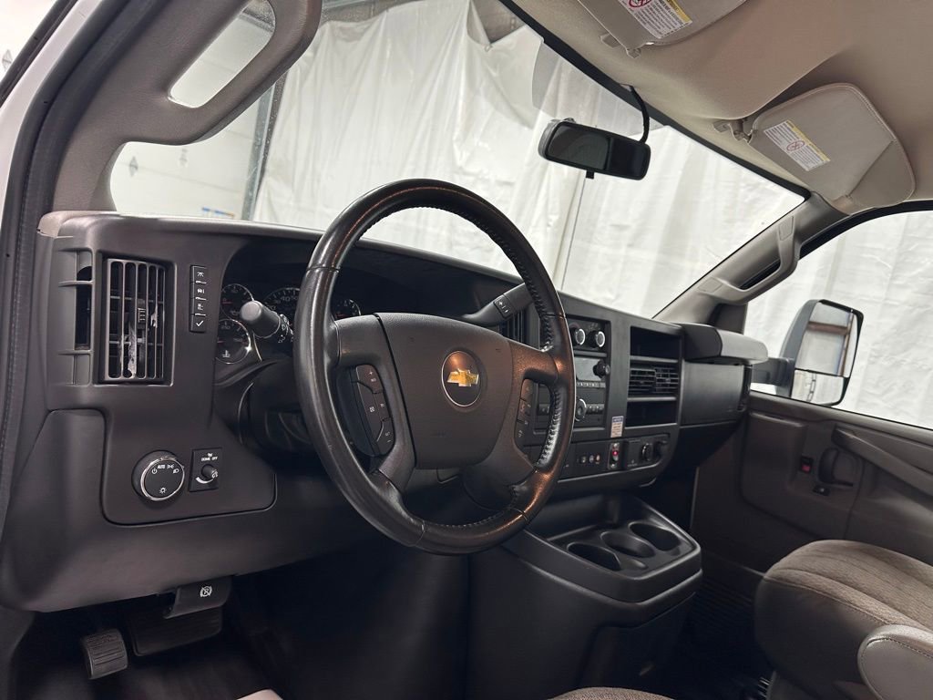 Used 2022 Chevrolet Express 3500 w/ Power Convenience Package image 16