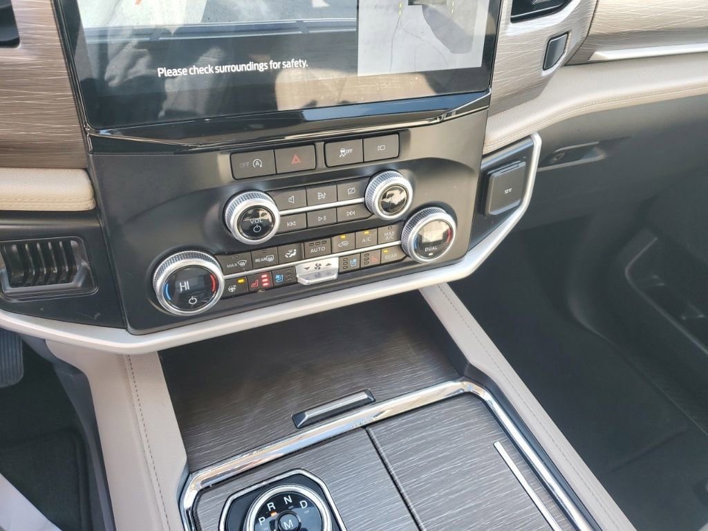 Used 2024 Ford Expedition Max Limited image 22