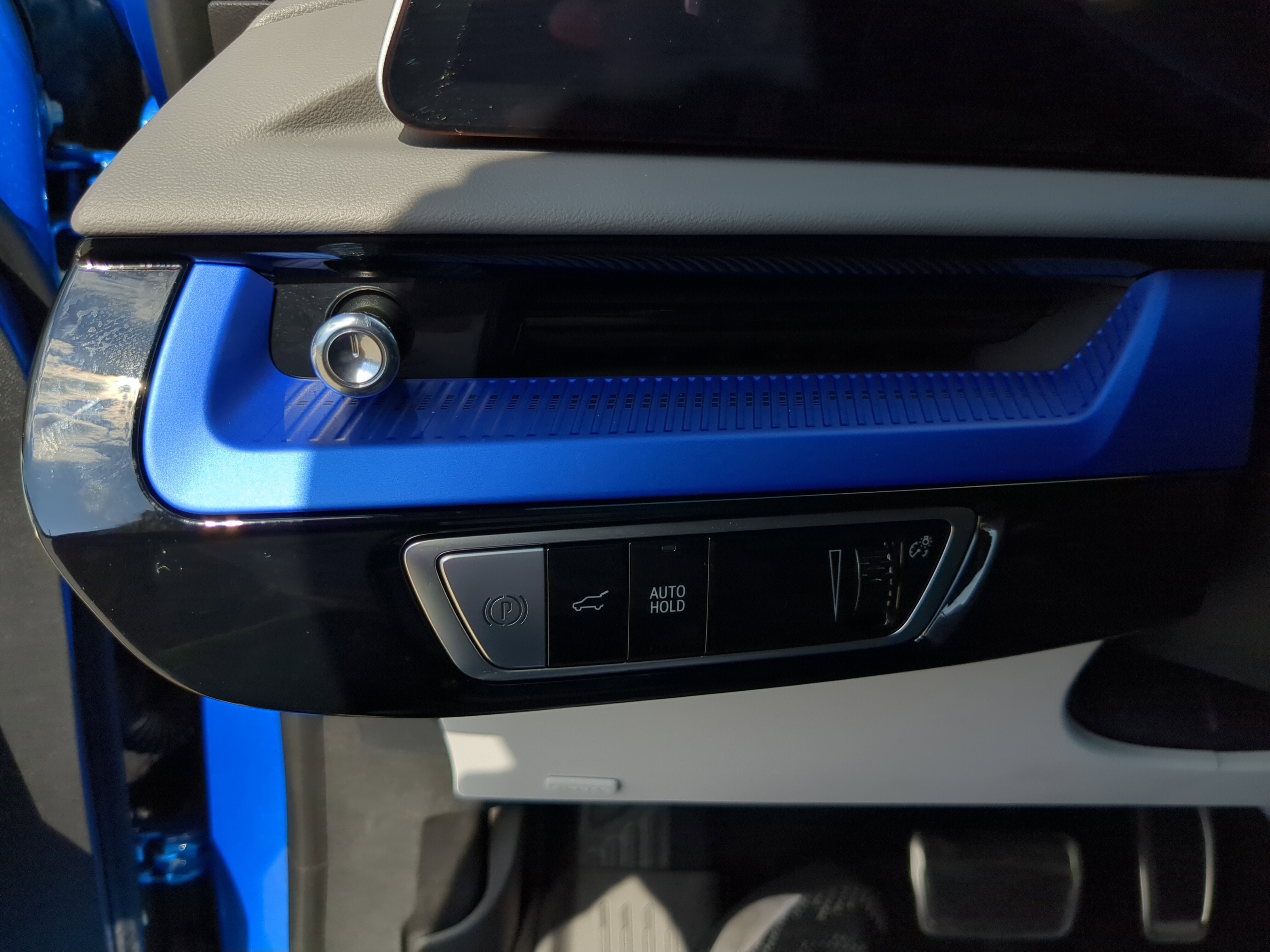 New 2026 Cadillac Optiq Luxury 1 image 27