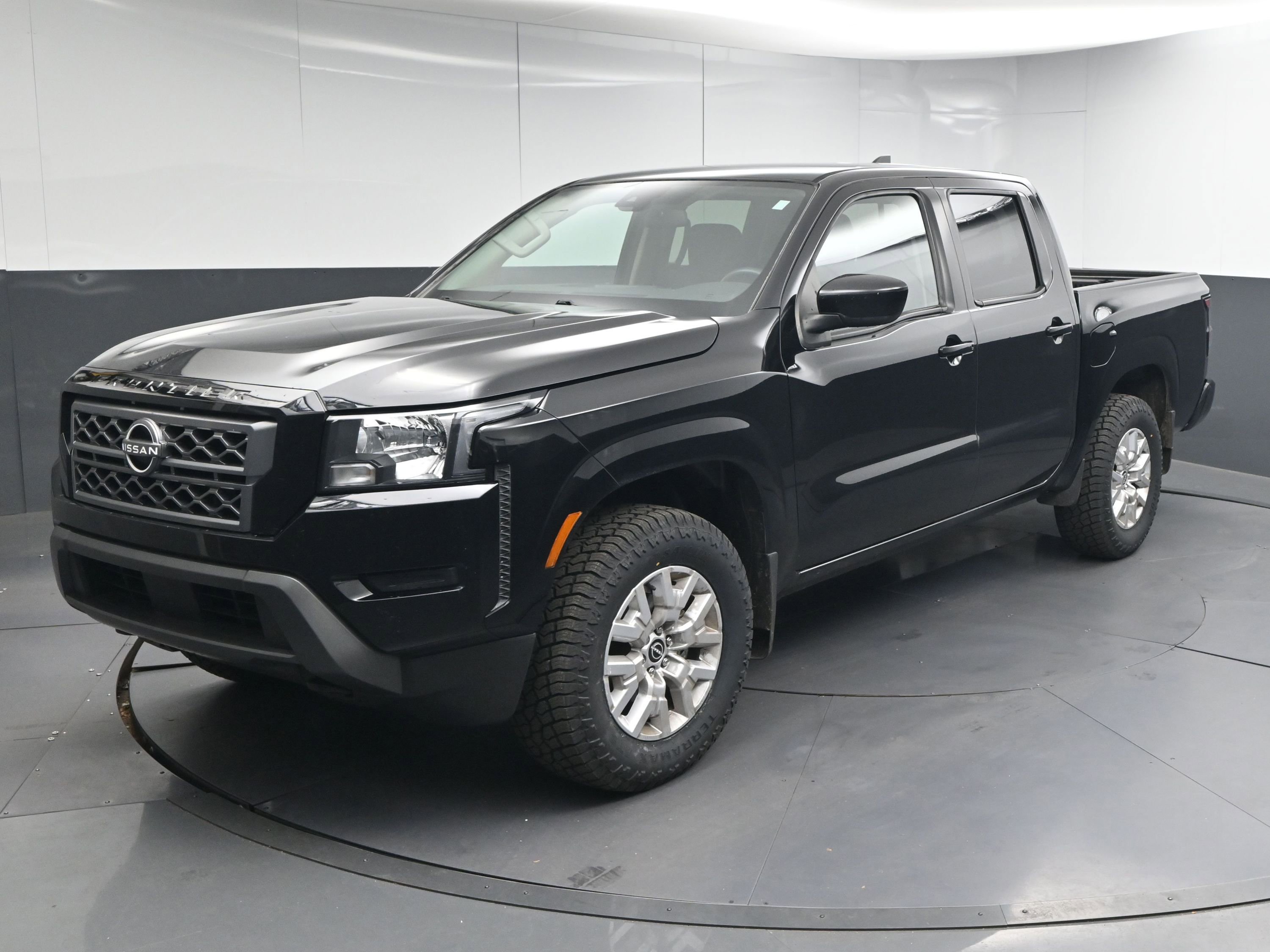 Certified 2022 Nissan Frontier SV w/ Technology Package image 4