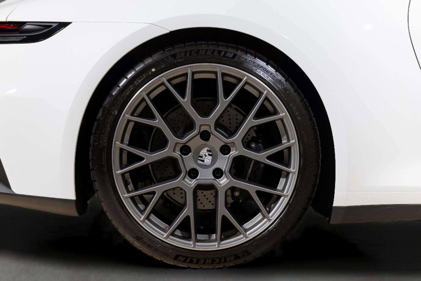 Used 2025 Porsche 911 Carrera RWD image 47