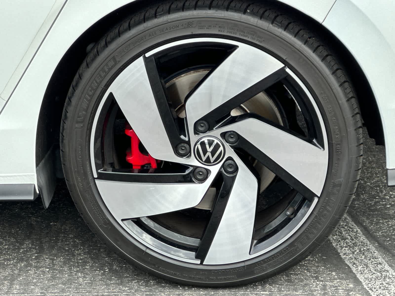 Used 2023 Volkswagen GTI SE FWD image 27