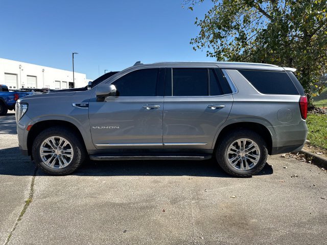 Used 2022 GMC Yukon SLT w/ SLT Premium Package AWD/4WD image 2