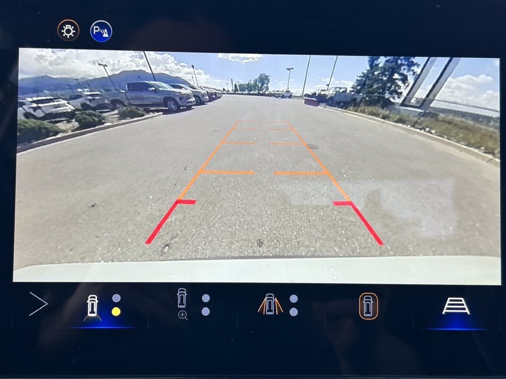 Used 2025 Chevrolet Equinox LT w/ Convenience Package II AWD/4WD image 12