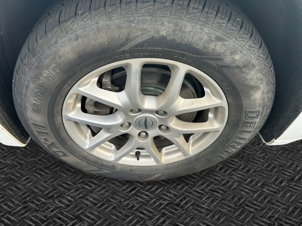 Certified 2022 Chrysler Voyager LX FWD image 11