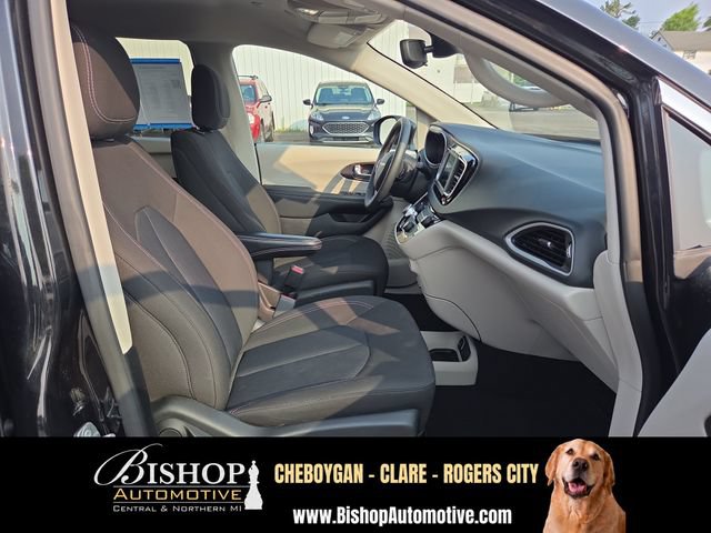 Used 2023 Chrysler Voyager LX FWD image 19