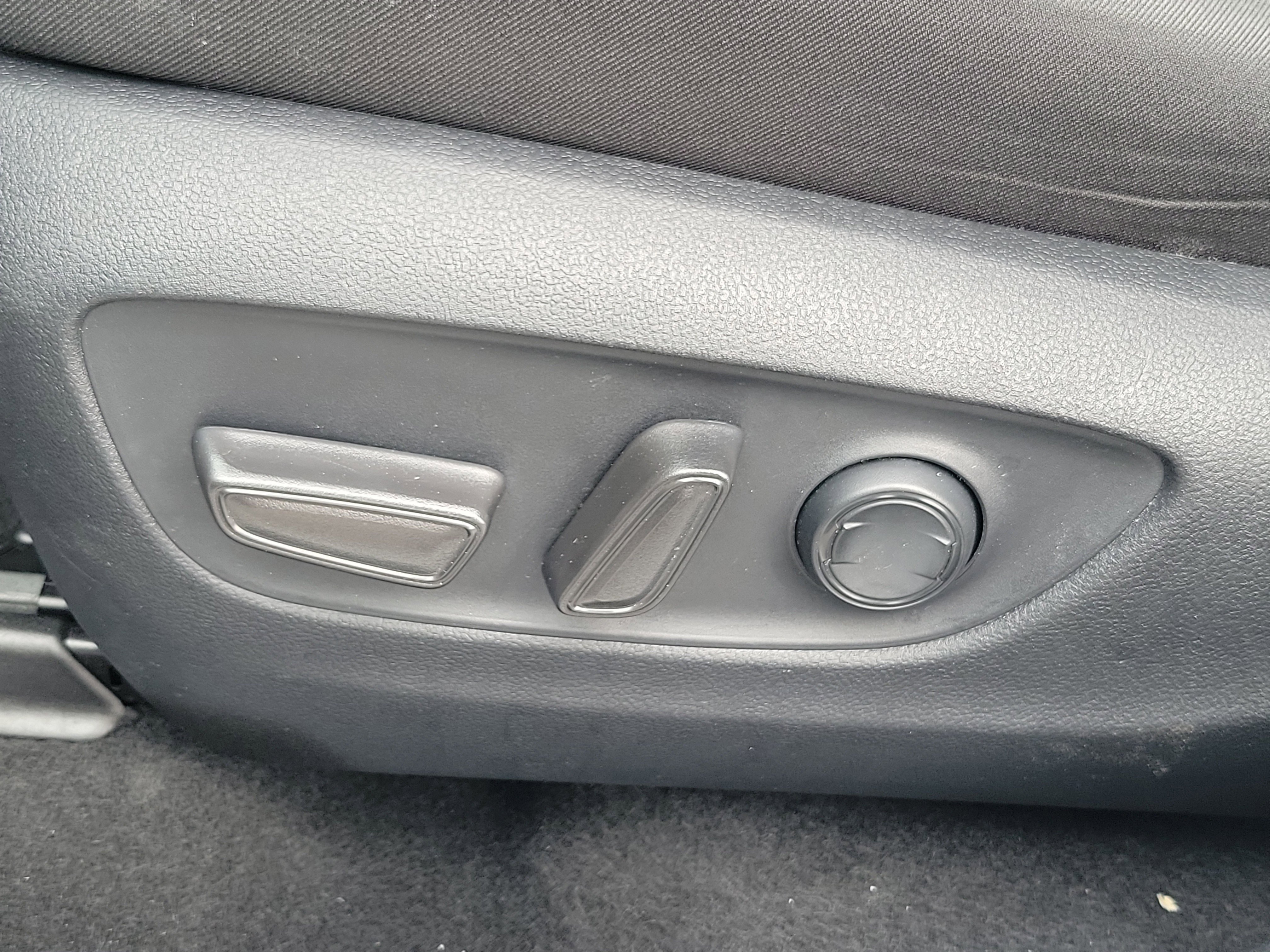 Used 2022 Toyota RAV4 XLE image 20