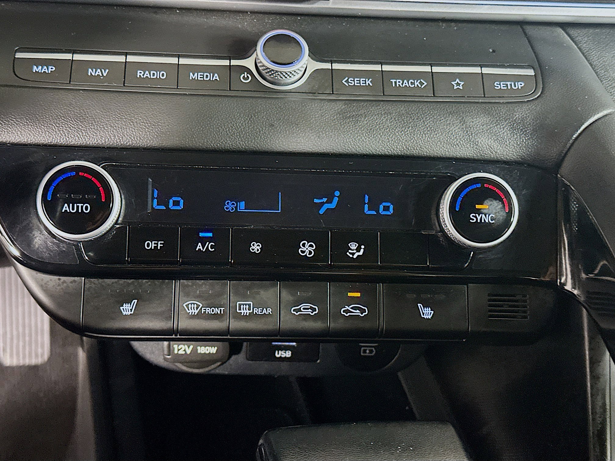 Used 2025 Hyundai Elantra SEL FWD image 24