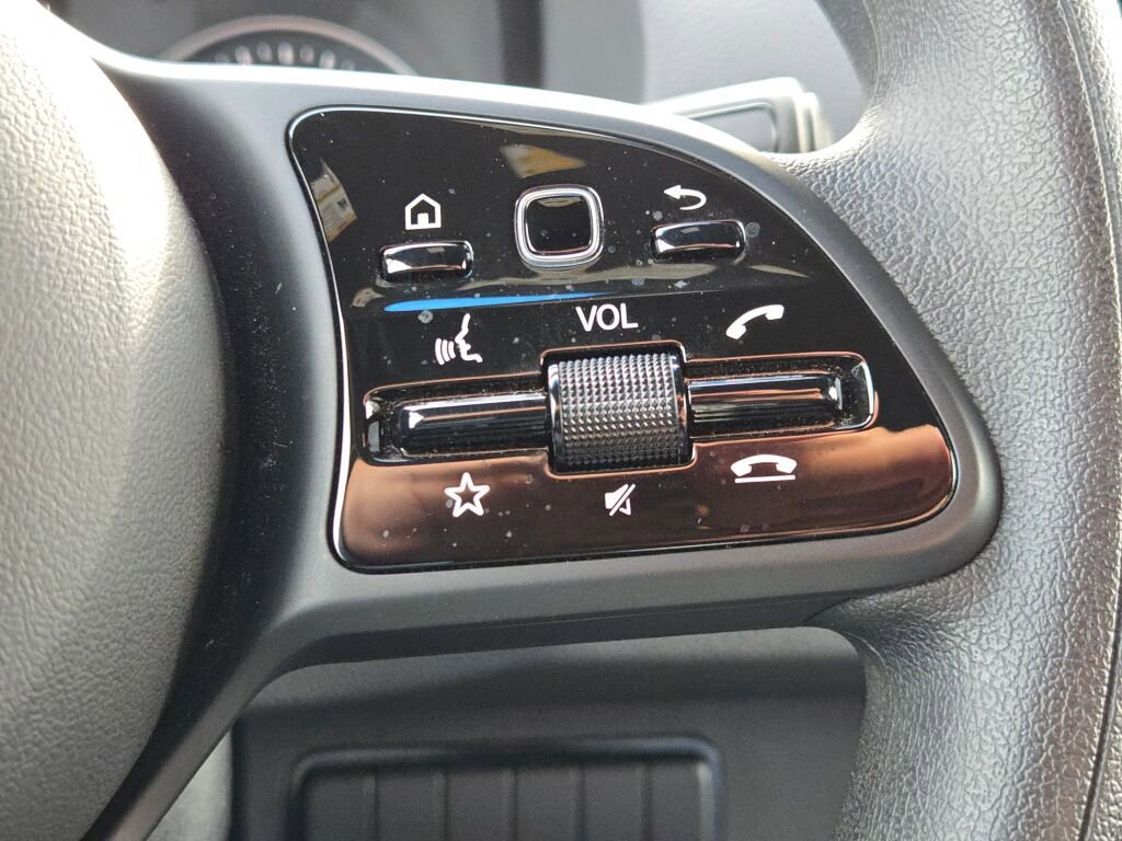 Used 2023 Mercedes-Benz Sprinter 2500 image 31