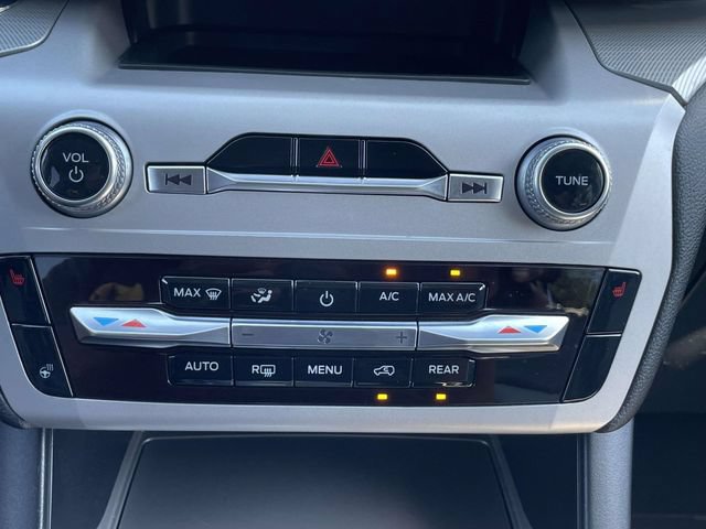 Used 2023 Ford Explorer XLT w/ Equipment Group 202A AWD/4WD image 20