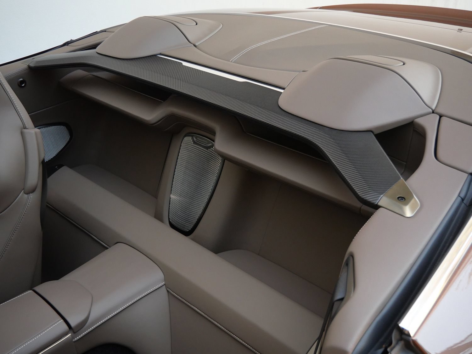 New 2026 Aston Martin Vanquish Convertible RWD image 28