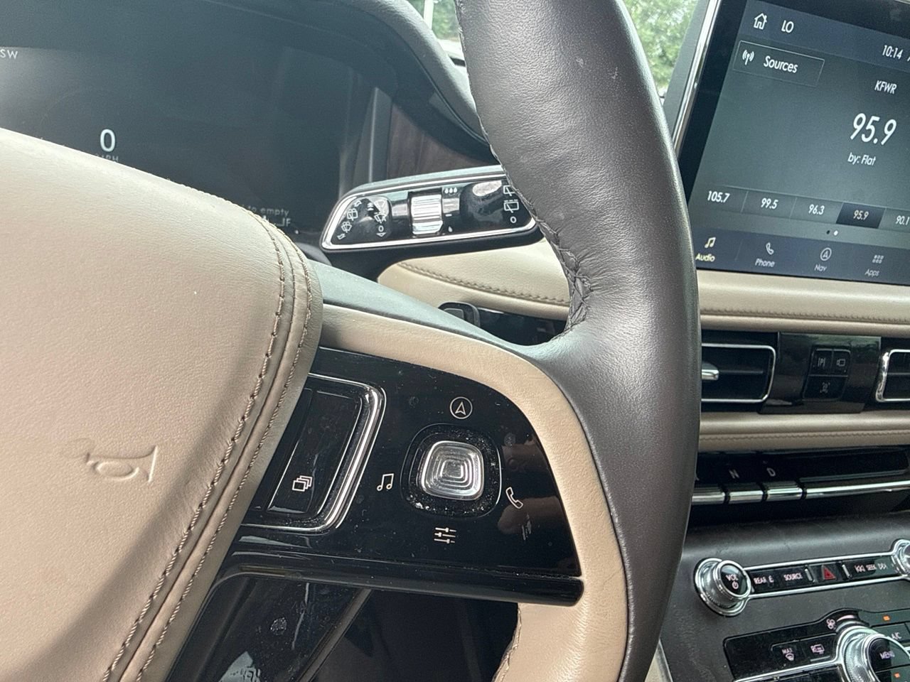 Used 2022 Lincoln Aviator Reserve w/ Equipment Group 201A AWD/4WD image 24