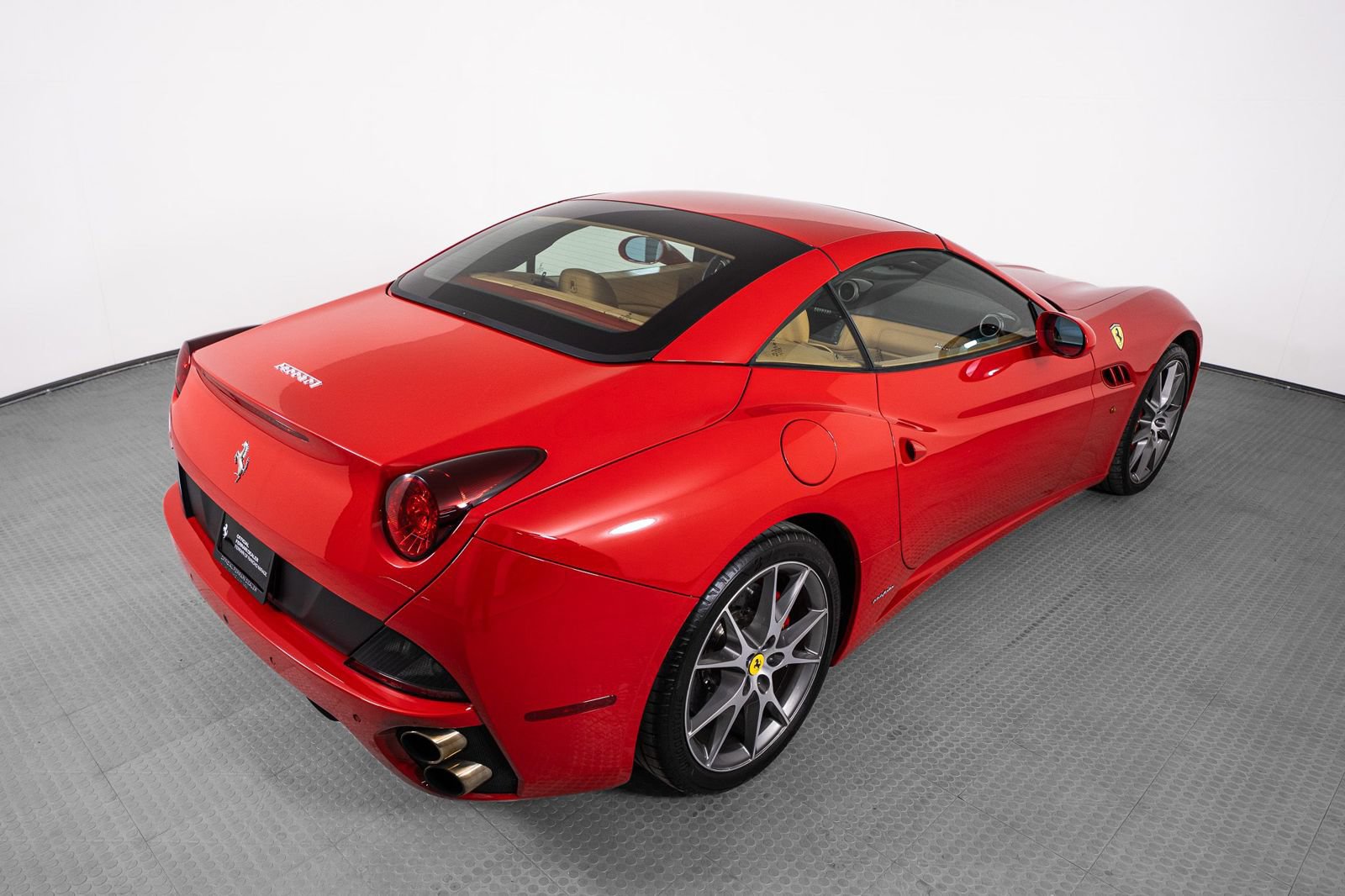 Certified 2012 Ferrari California RWD image 34
