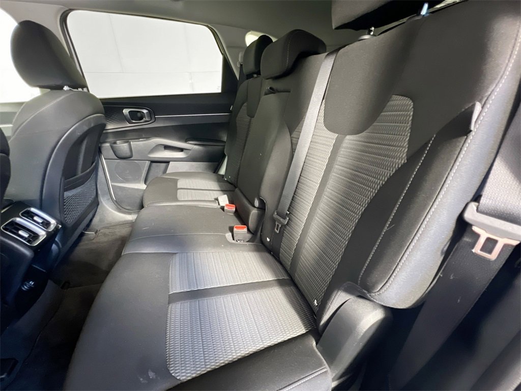 Certified 2024 Kia Sorento LX image 22