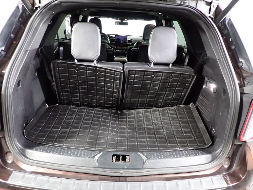 Used 2020 Ford Explorer ST w/ ST Street Pack image 18