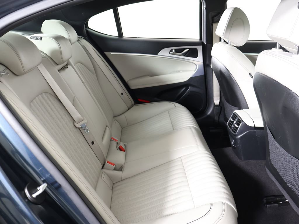 Used 2023 Genesis G70 2.0T w/ Sport Prestige Package image 39