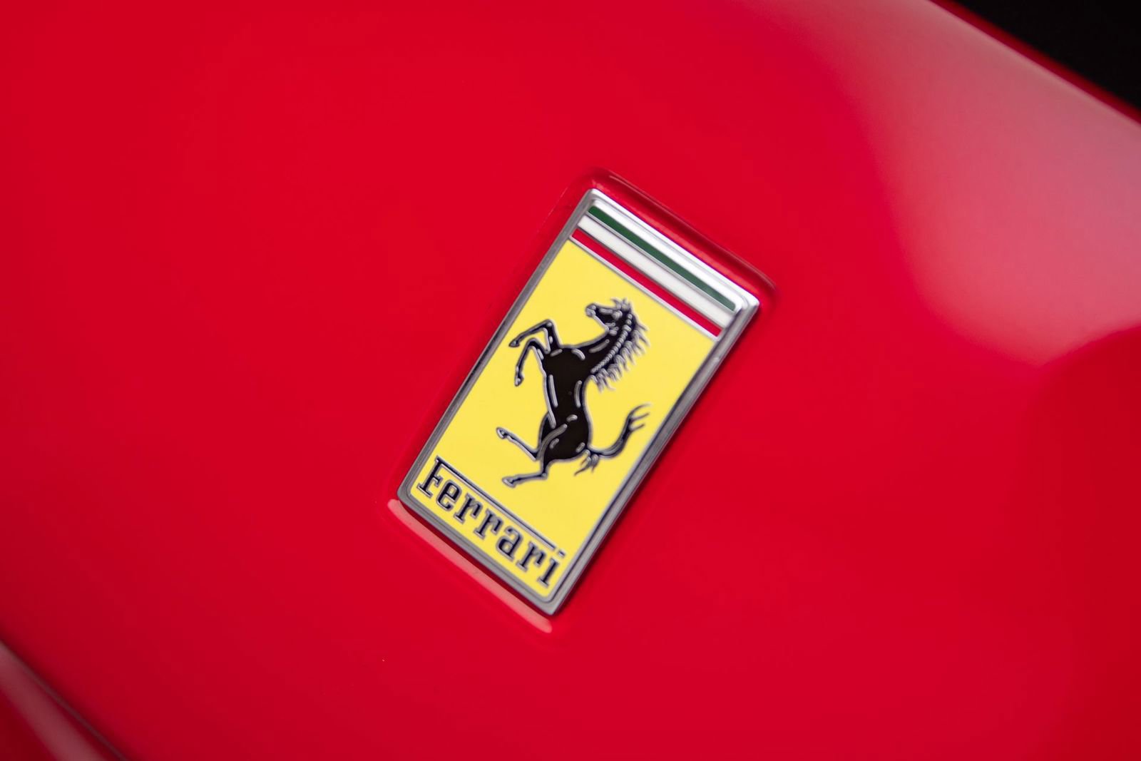 Used 2025 Ferrari 296 GTS RWD image 41