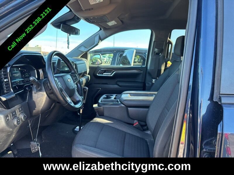 Used 2023 Chevrolet Silverado 1500 LT AWD/4WD image 4