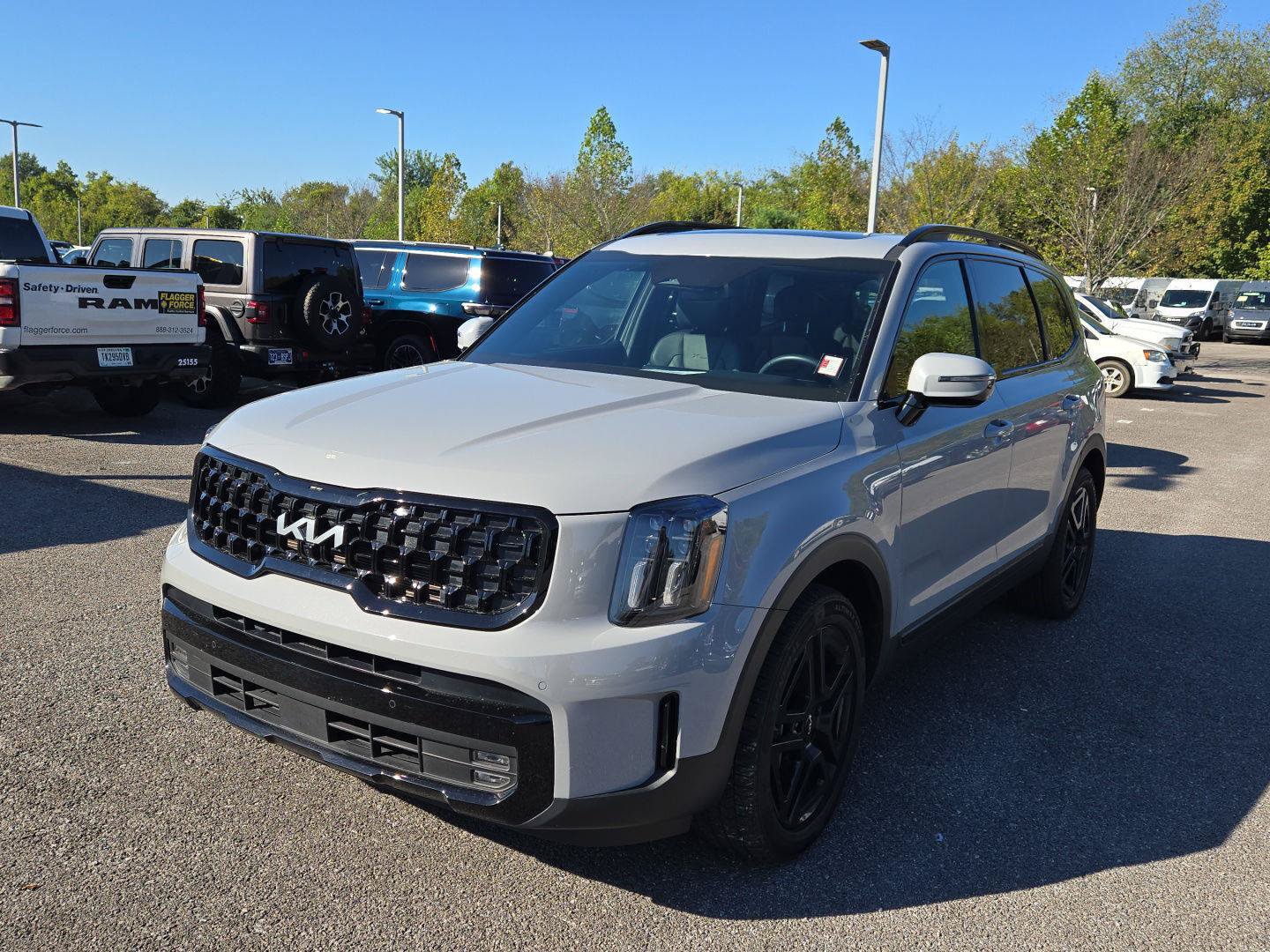 Used 2024 Kia Telluride SX X-Line AWD/4WD image 3