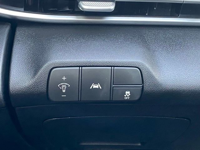 Used 2023 Hyundai Elantra SEL image 14