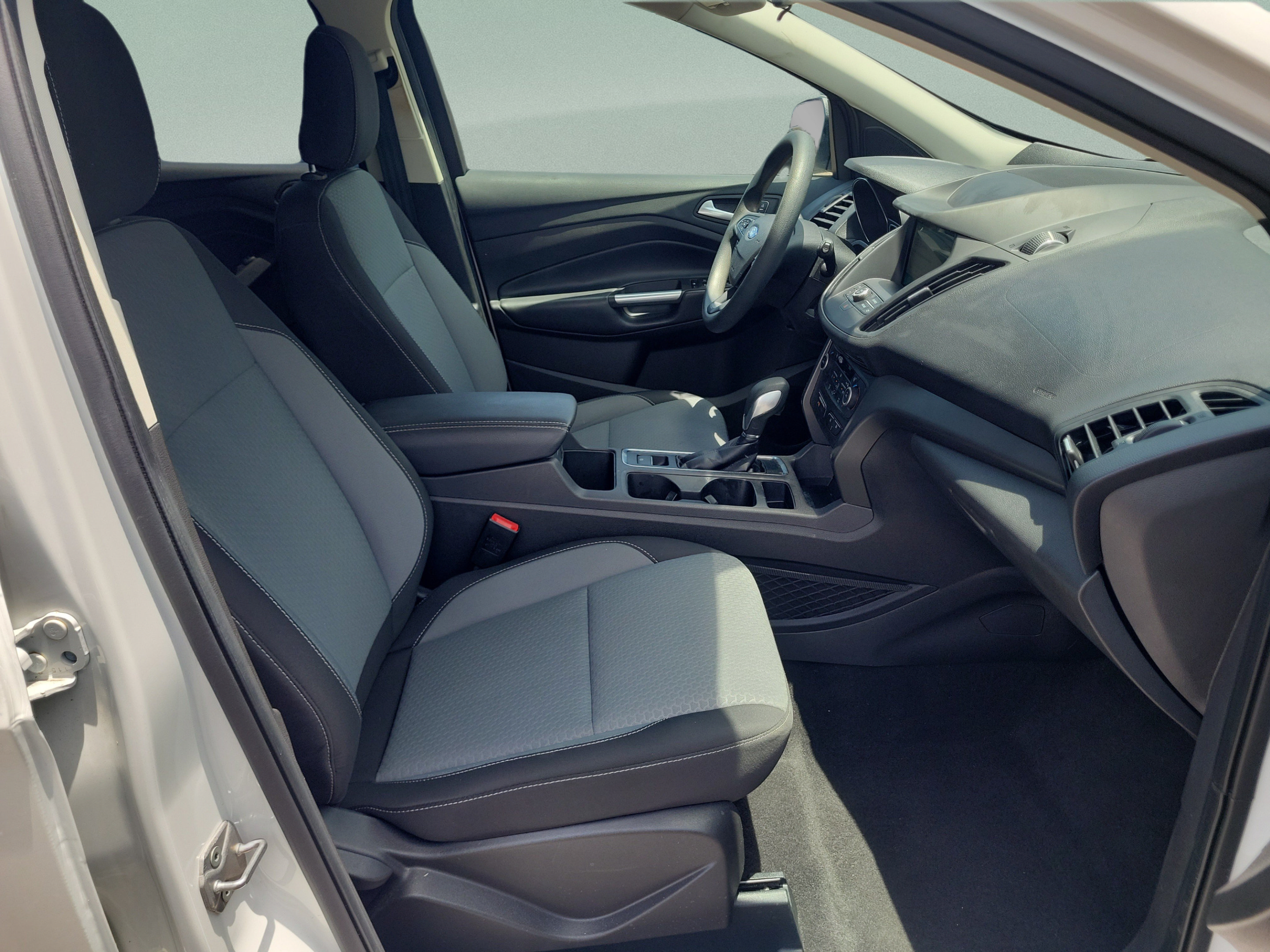 Used 2019 Ford Escape SE FWD image 17
