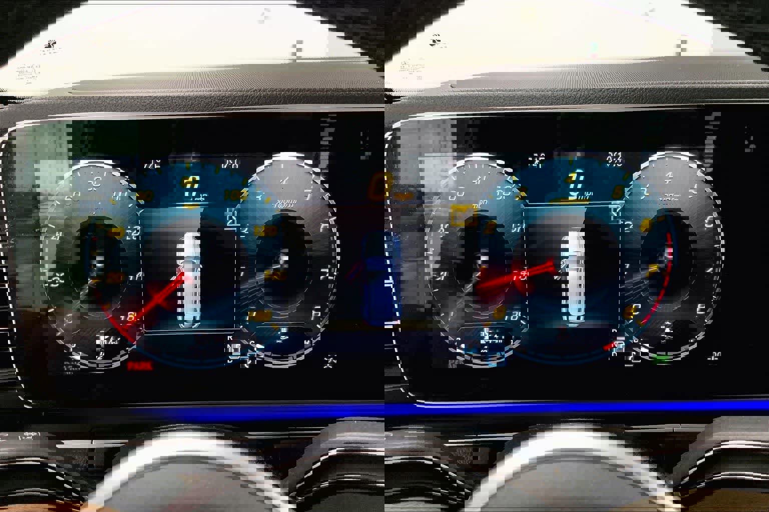 Used 2021 Mercedes-Benz GLE 350 4MATIC w/ Premium Package image 16