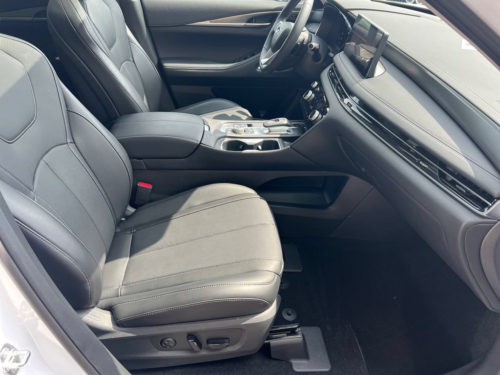 Certified 2026 INFINITI QX60 Luxe w/ Cargo Package FWD image 13