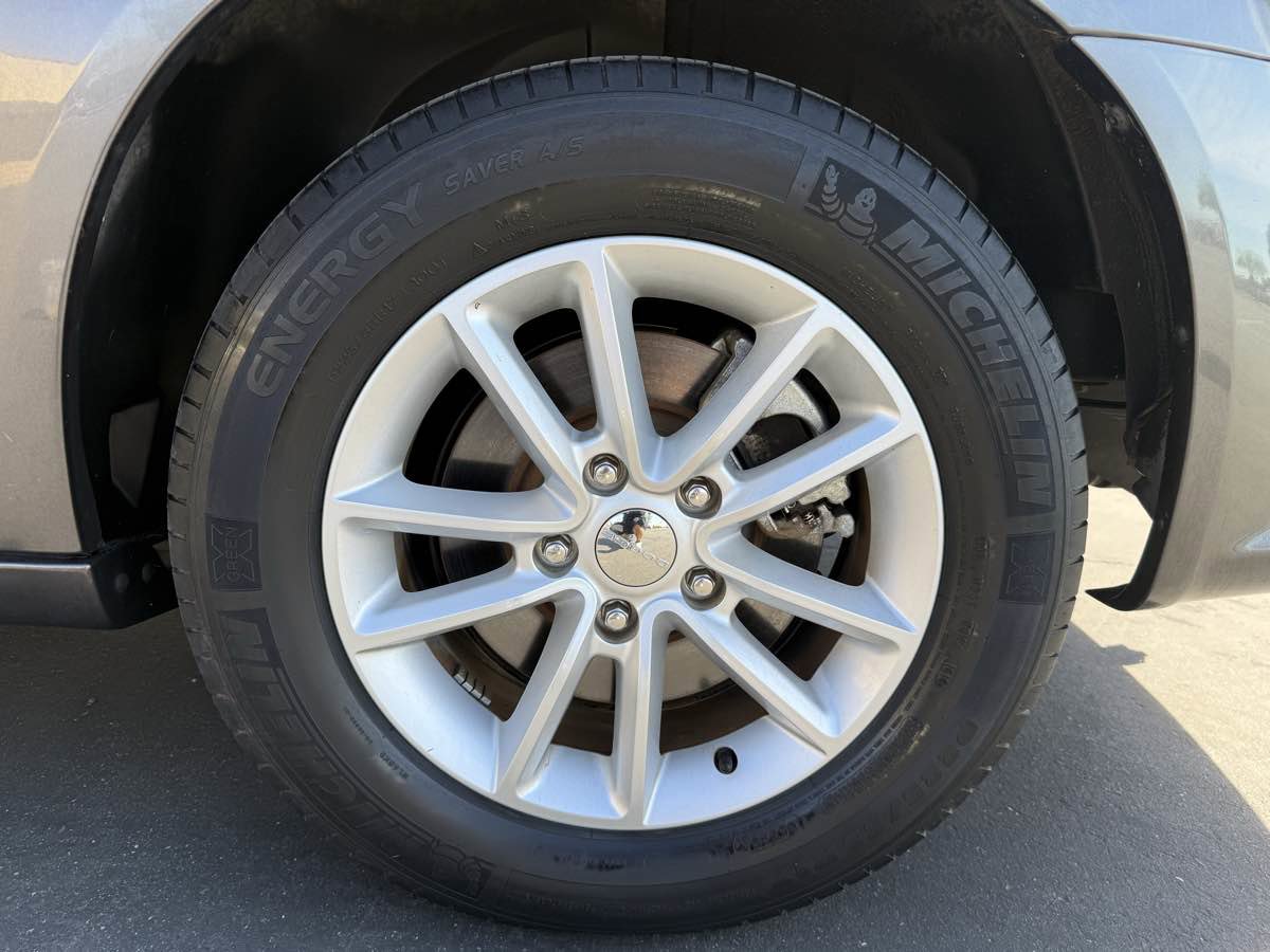 Used 2016 Dodge Grand Caravan SXT w/ UConnect Hands-Free Group image 9