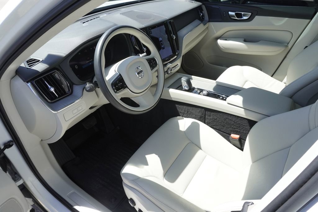 Used 2023 Volvo XC60 T8 Plus w/ Climate Package AWD/4WD image 18