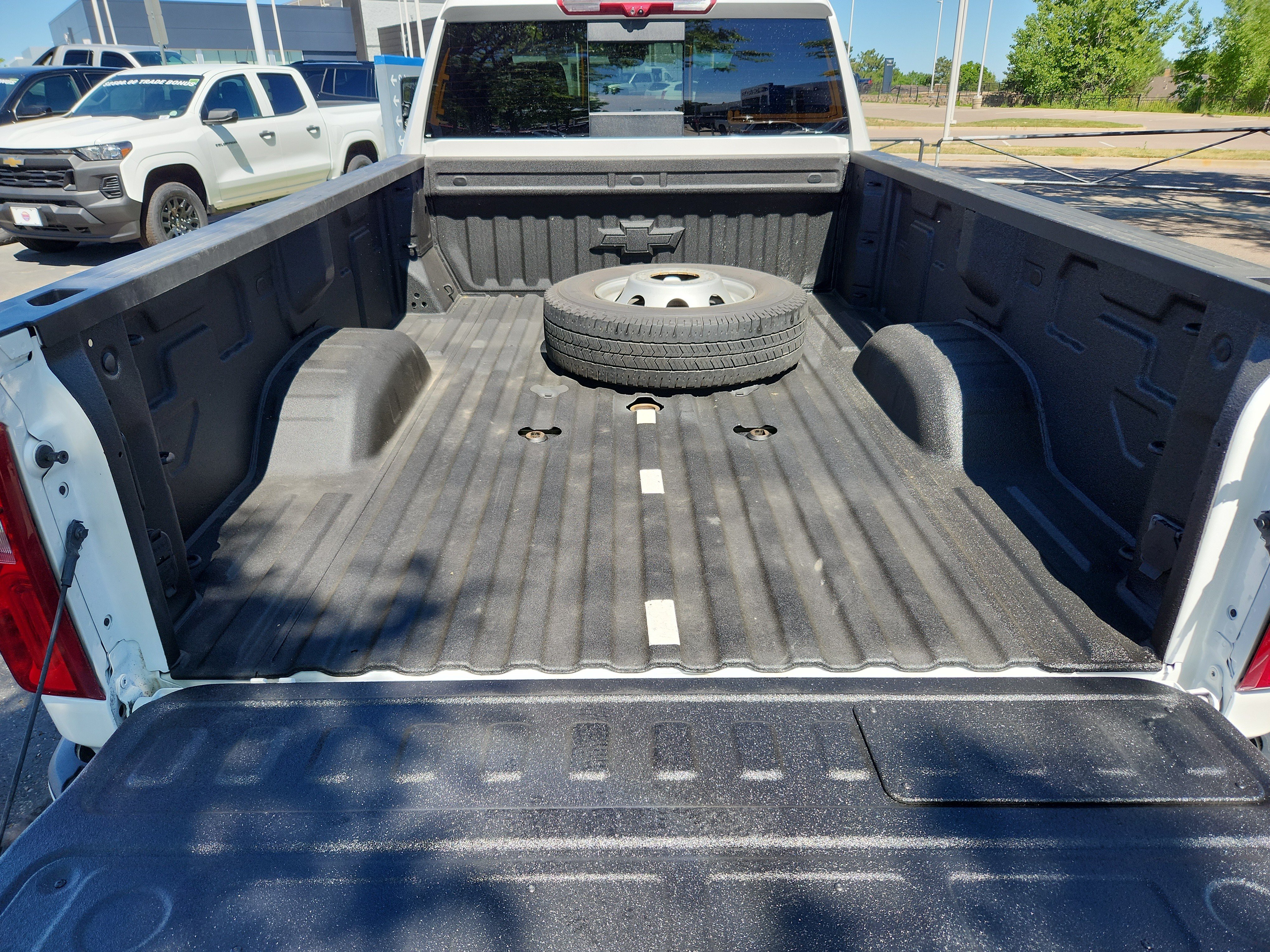 Used 2025 Chevrolet Silverado 3500 High Country w/ High Country Premium Package AWD/4WD image 18