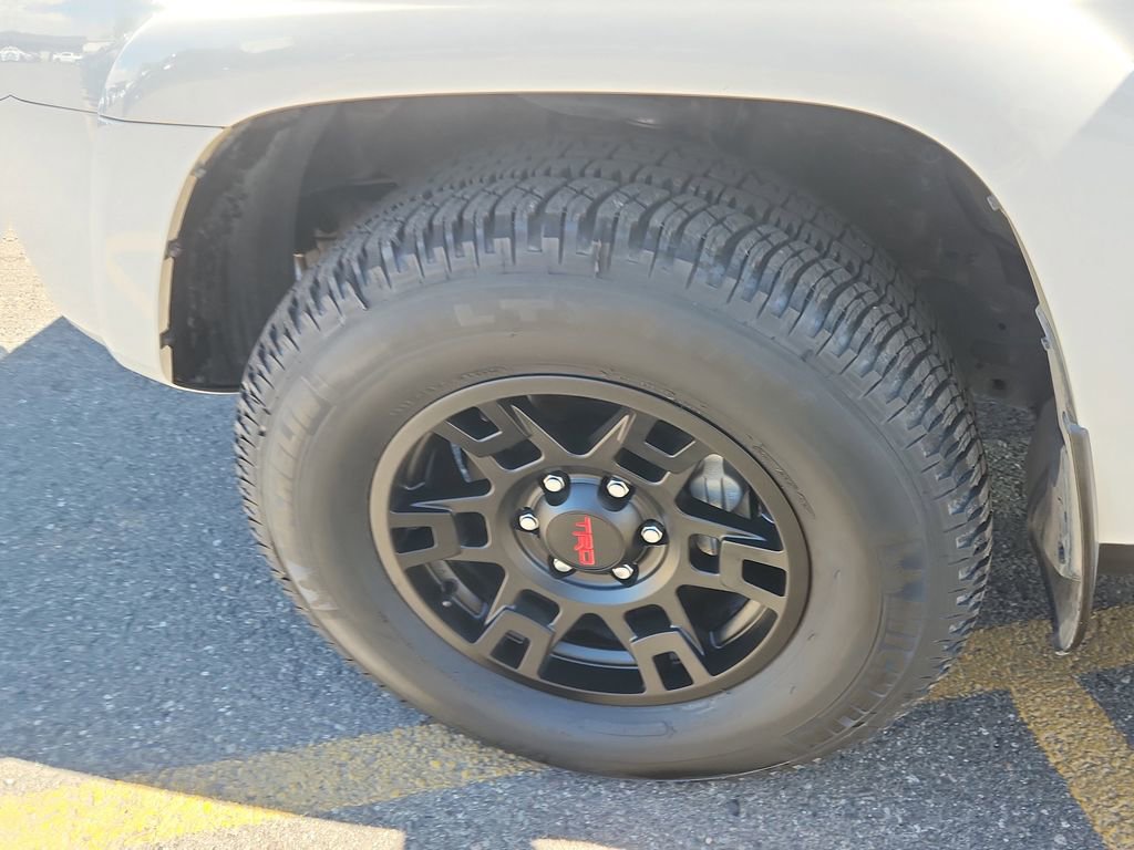 Used 2023 Toyota 4Runner TRD Off-Road Premium AWD/4WD image 19