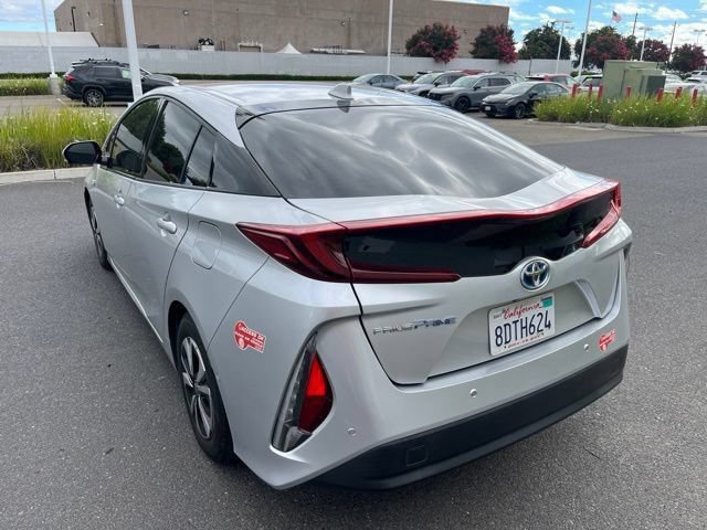 Used 2017 Toyota Prius Prime Advanced w/ Carpet Mat Package FWD image 7