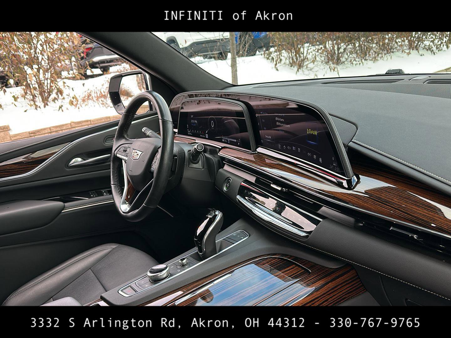 Used 2022 Cadillac Escalade Luxury image 24