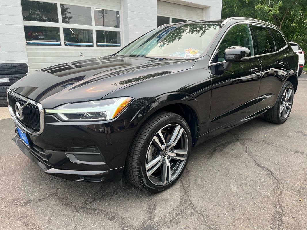 Used 2020 Volvo XC60 T6 Momentum w/ Protection Package Premier AWD/4WD image 3