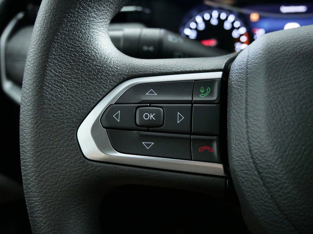 Used 2024 Jeep Compass Sport image 36