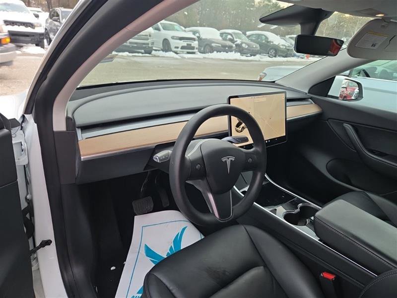 Used 2020 Tesla Model Y Long Range image 7