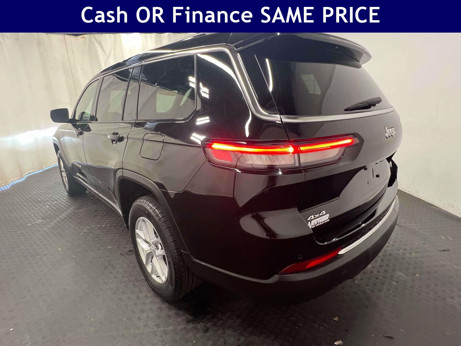 Used 2025 Jeep Grand Cherokee L Laredo w/ Luxury Tech Group I AWD/4WD image 8
