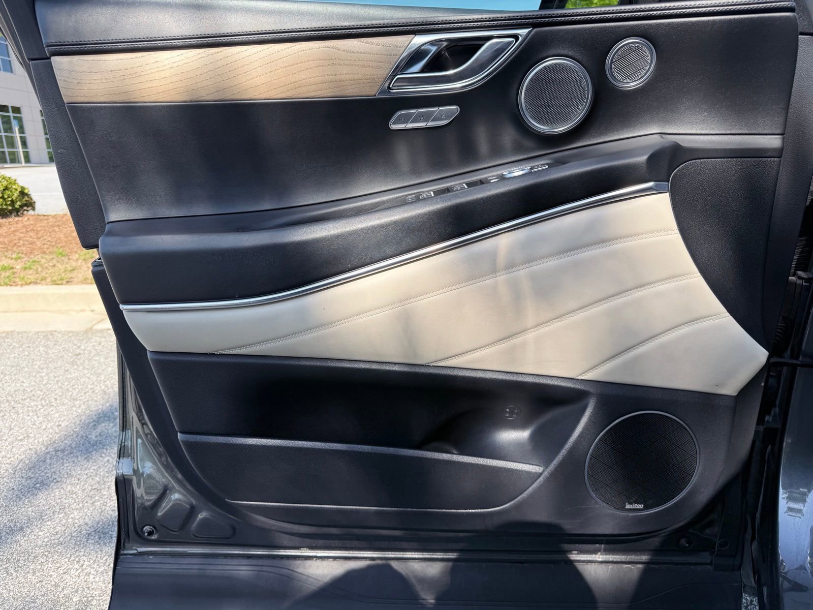 Used 2022 Genesis GV80 2.5T w/ Prestige Package 04 image 43